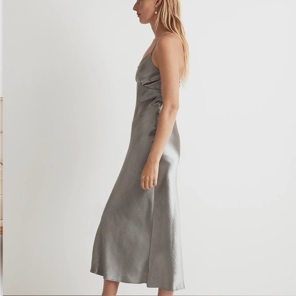 Madewell The Layton Midi Slip Dress metallic recycled satin silver - Picture 3 of 8